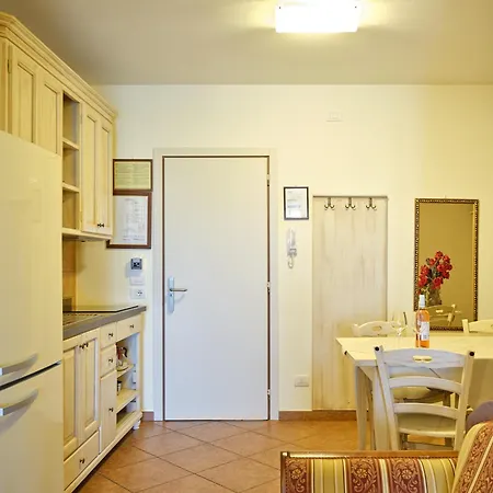 Ristorante Al Cardellino Ξενοδοχείο με διαμερίσματα 3*