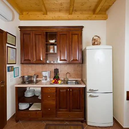 Apartmanhotel Ristorante Al Cardellino Bardolino