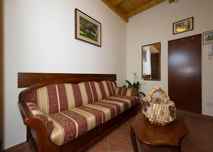 Aparthotel Ristorante Al Cardellino 3*