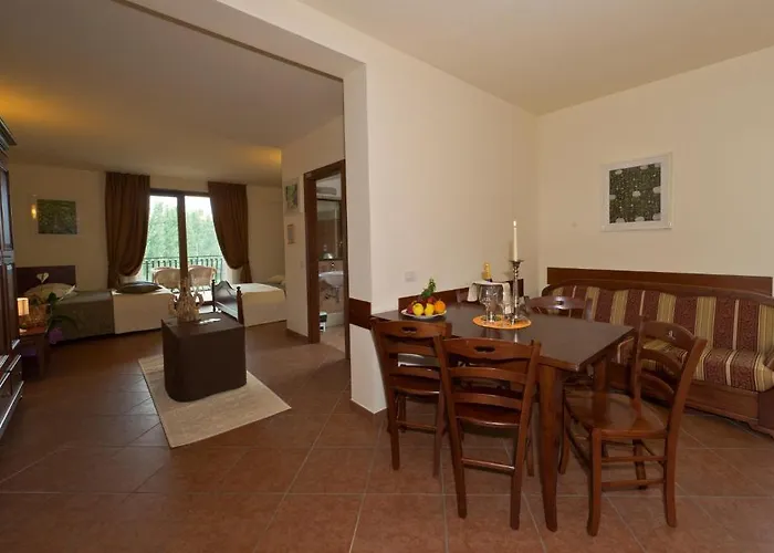 Aparthotel Ristorante Al Cardellino Bardolino